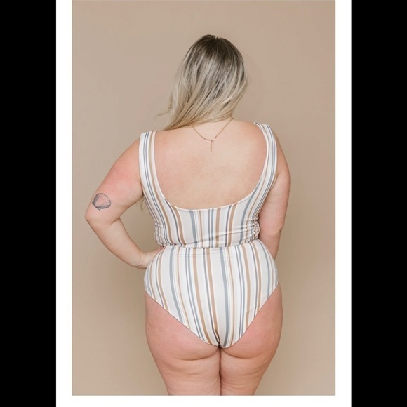 IMAGINE perry high waisted bikini bottoms - Picture 3 of 5